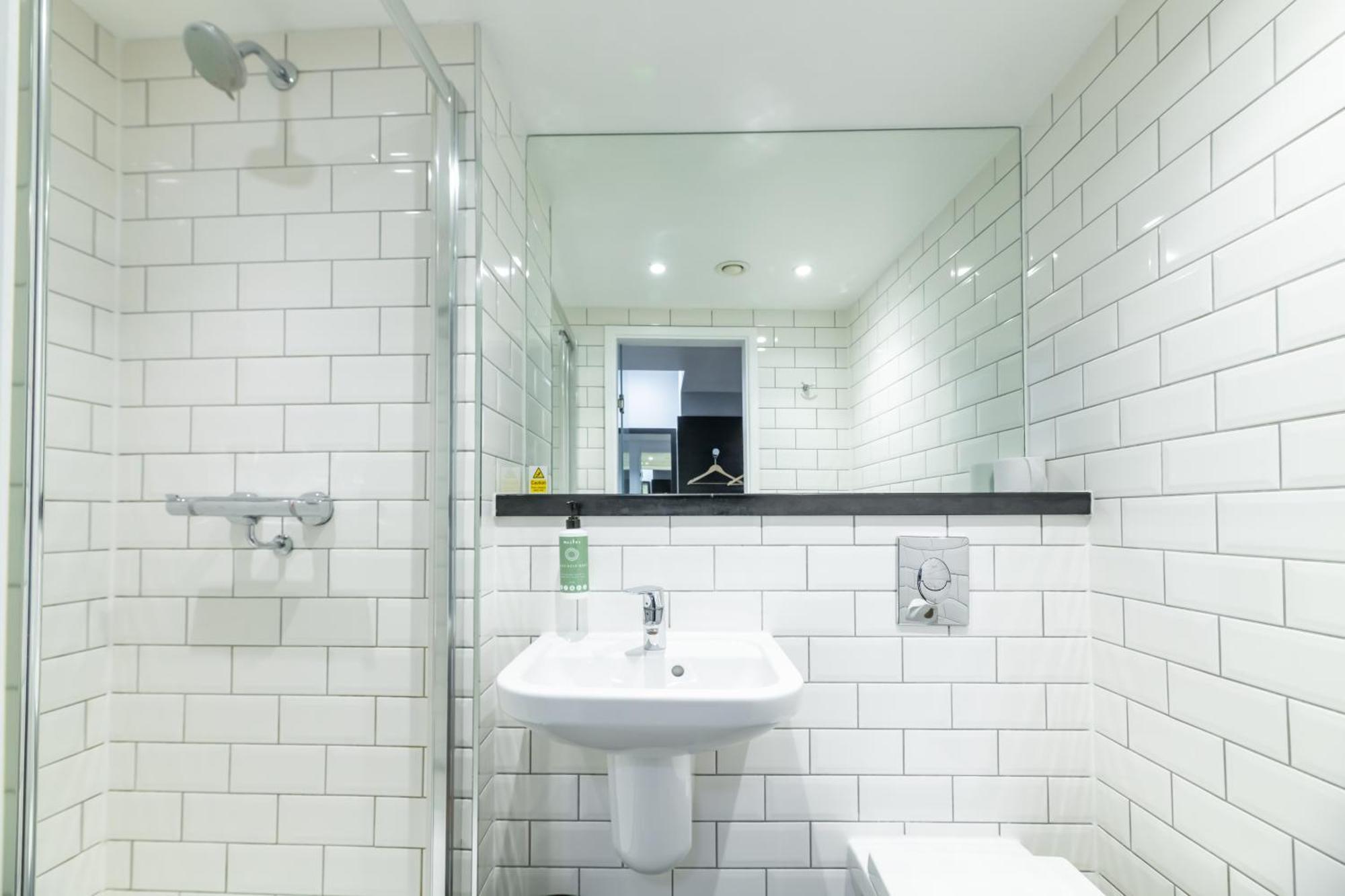 Easyhotel Hotel 2*