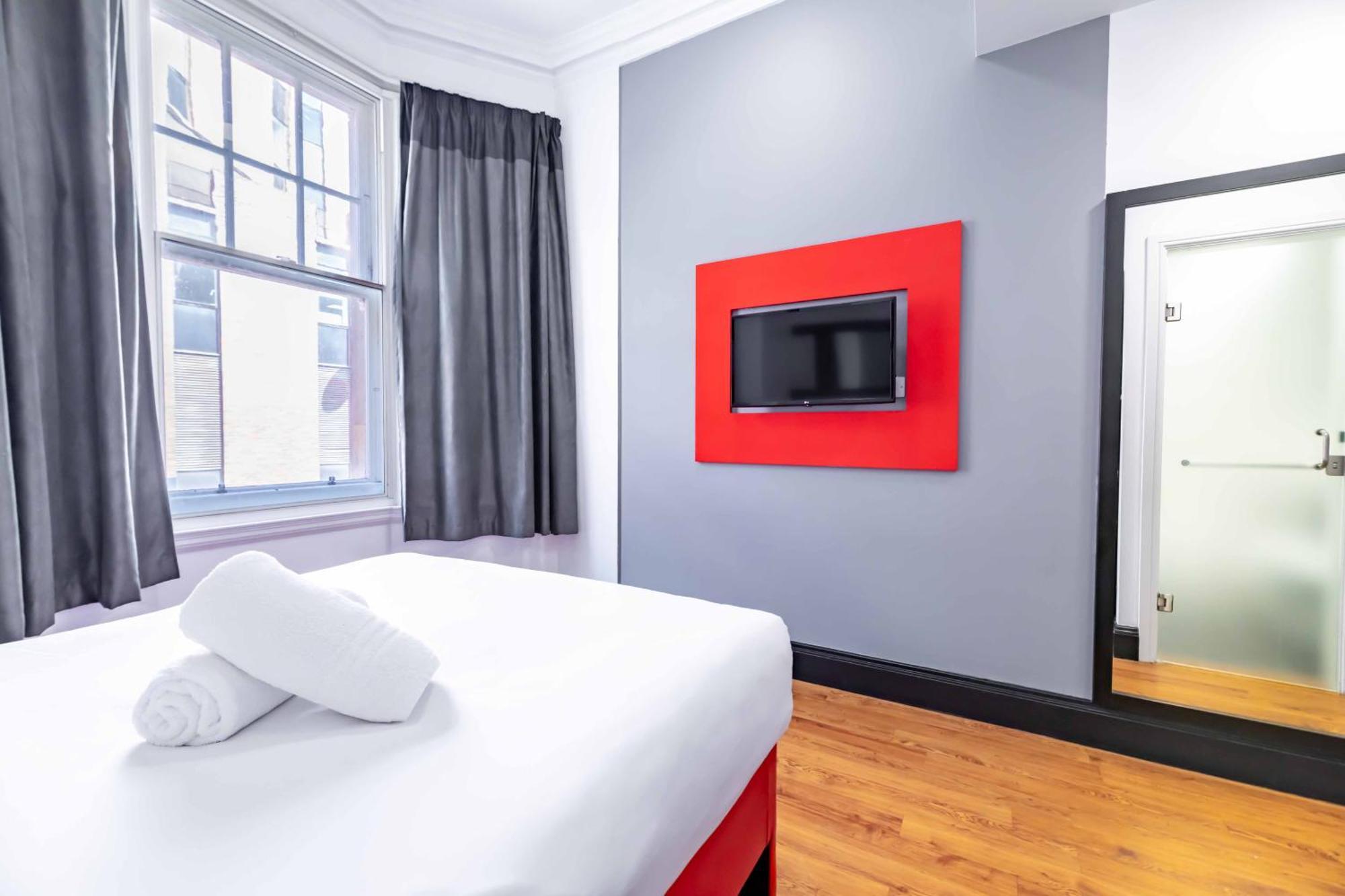 Hotel Easyhotel 2*