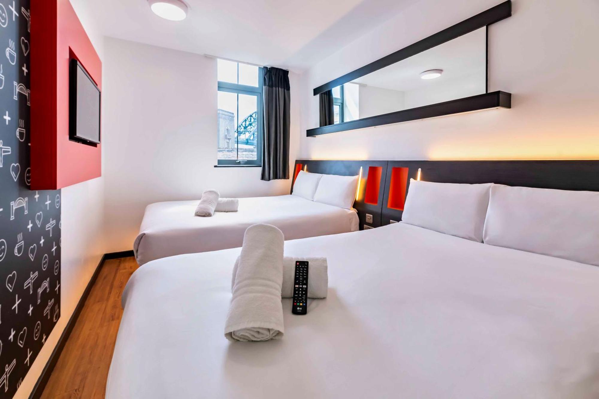 Easyhotel Hotel 2*