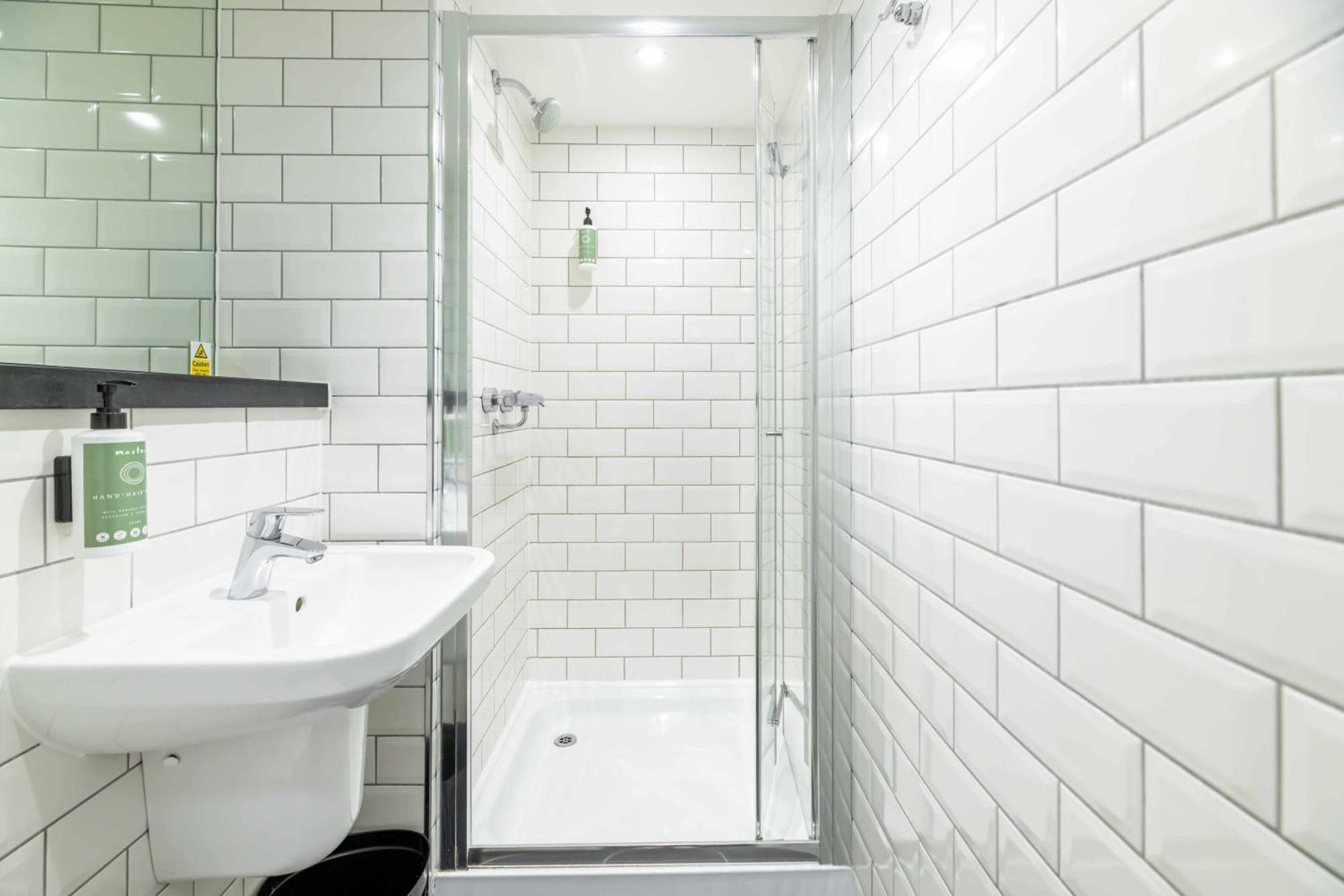 Hotel Easyhotel 2*
