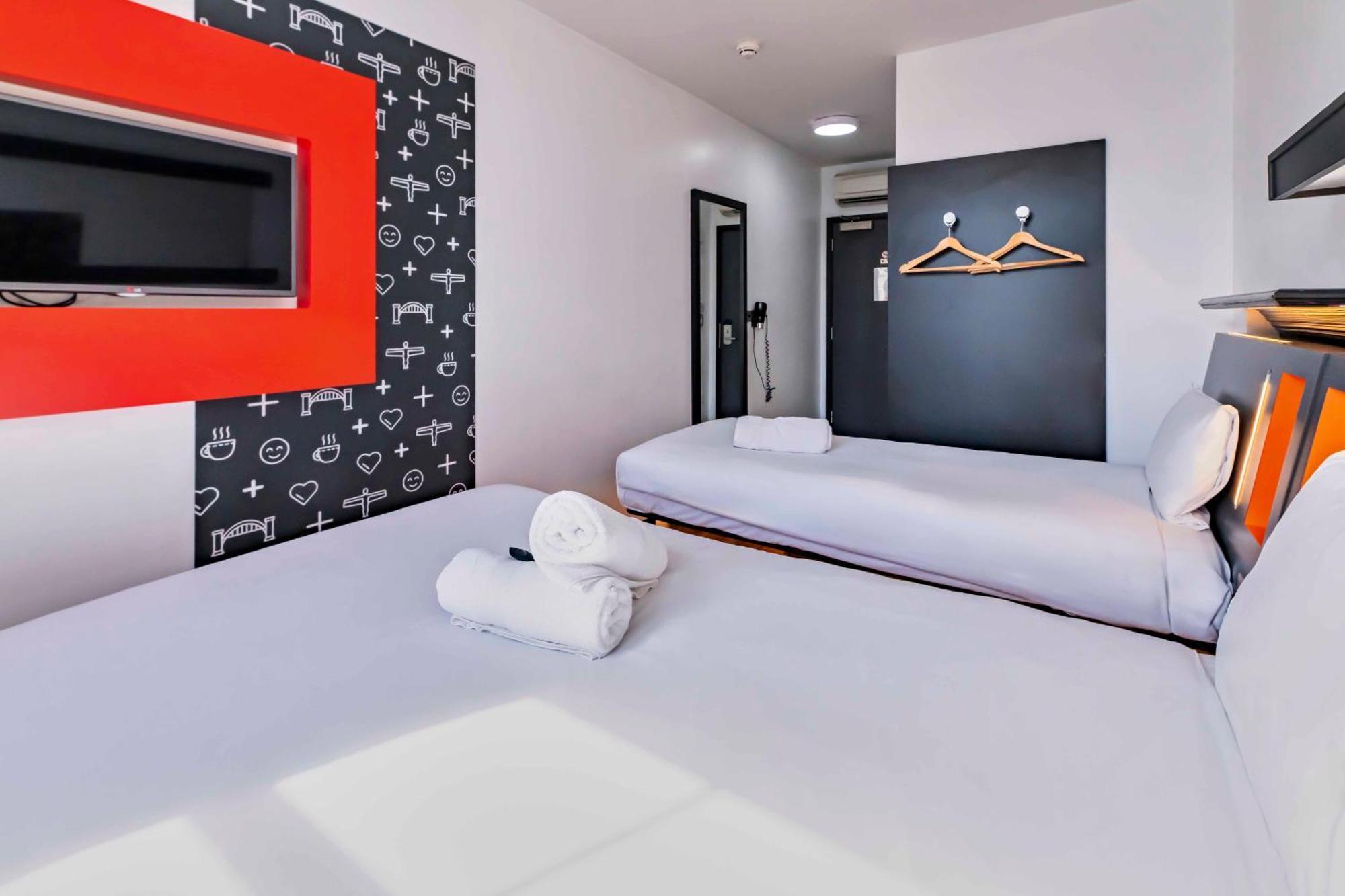 Easyhotel Hotel
