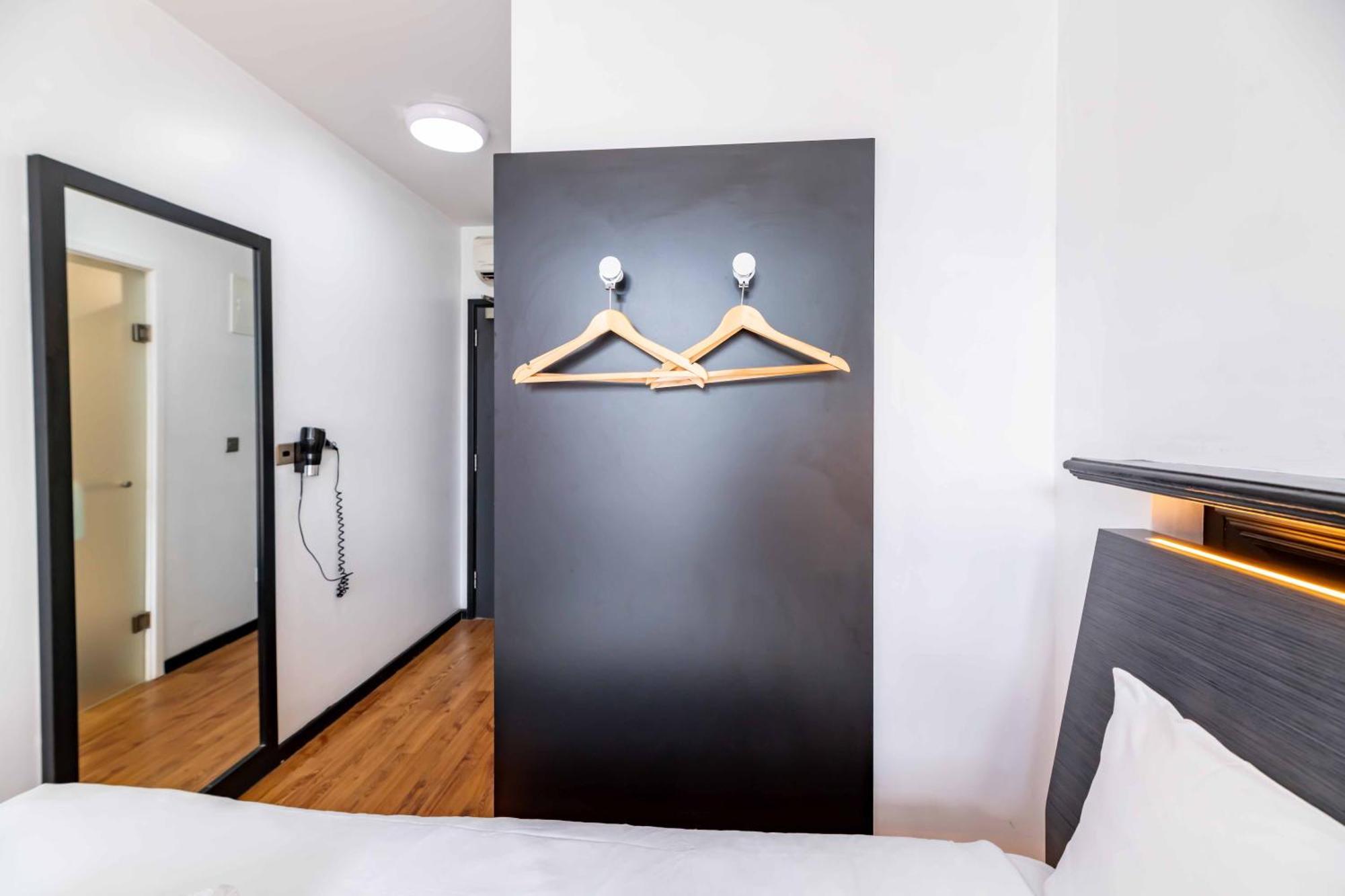 Hotel Easyhotel 2*